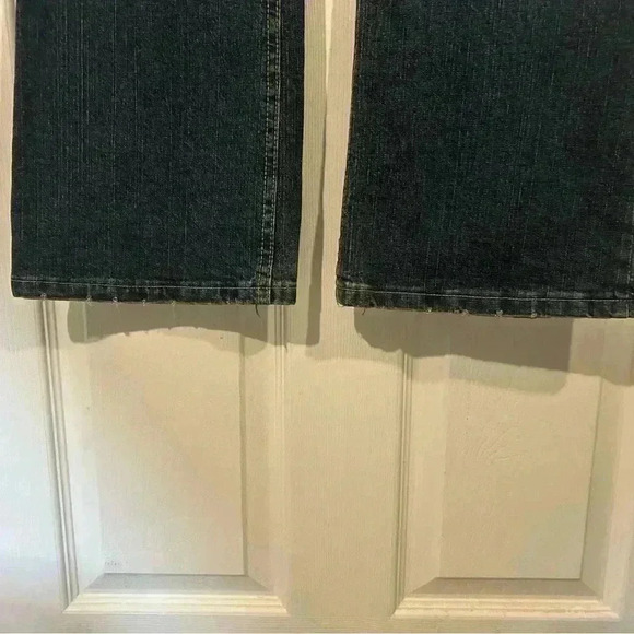 Wrangler Premium Patch jeans. Darker denim wash size 11/12 x 34 length Low Rise - Picture 9 of 12